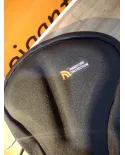 Comprar Capa de Selim Gel Prottector para Bicicleta Spinning e Ciclismo Conforto Anatômico Antiderrapante — Gigantic Suplementos Capa de Selim Gel Prottector para Bicicleta Spinning e Ciclismo Conforto Anatômico Antiderrapante