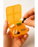 Comprar Porta Comprimidos 4 Divisórias Laranja Laboratório Tiaraju – Organizador de Cápsulas — Gigantic Suplementos Porta Comprimidos 4 Divisórias Laranja Laboratório Tiaraju – Organizador de Cápsulas
