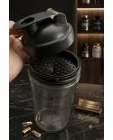 Coqueteleira Black Skull Heavy Sports Nutrition 750ml cor Fumê com escala graduada e tampa trava